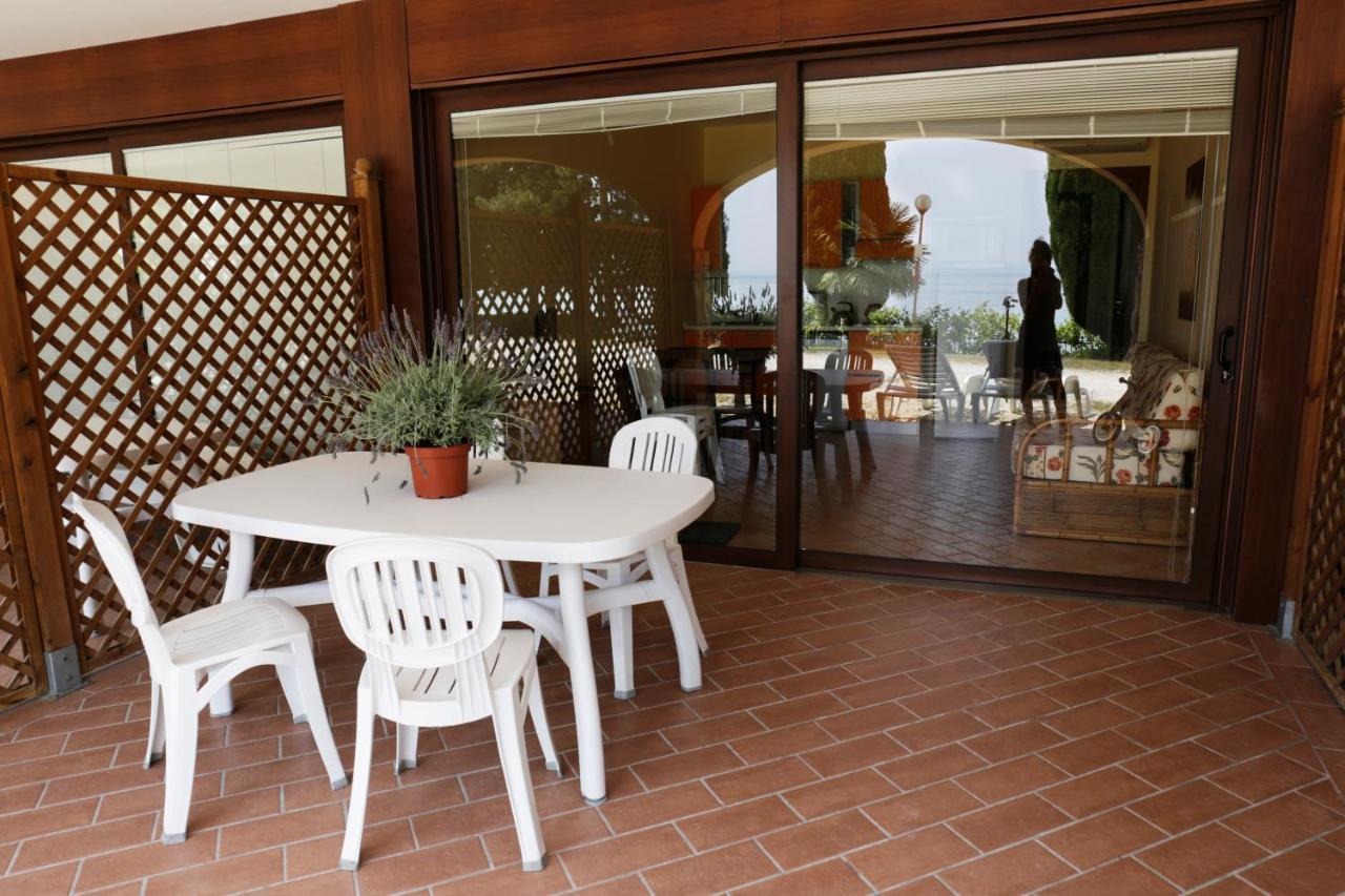 Camping Zocco Manerba del Garda Esterno foto