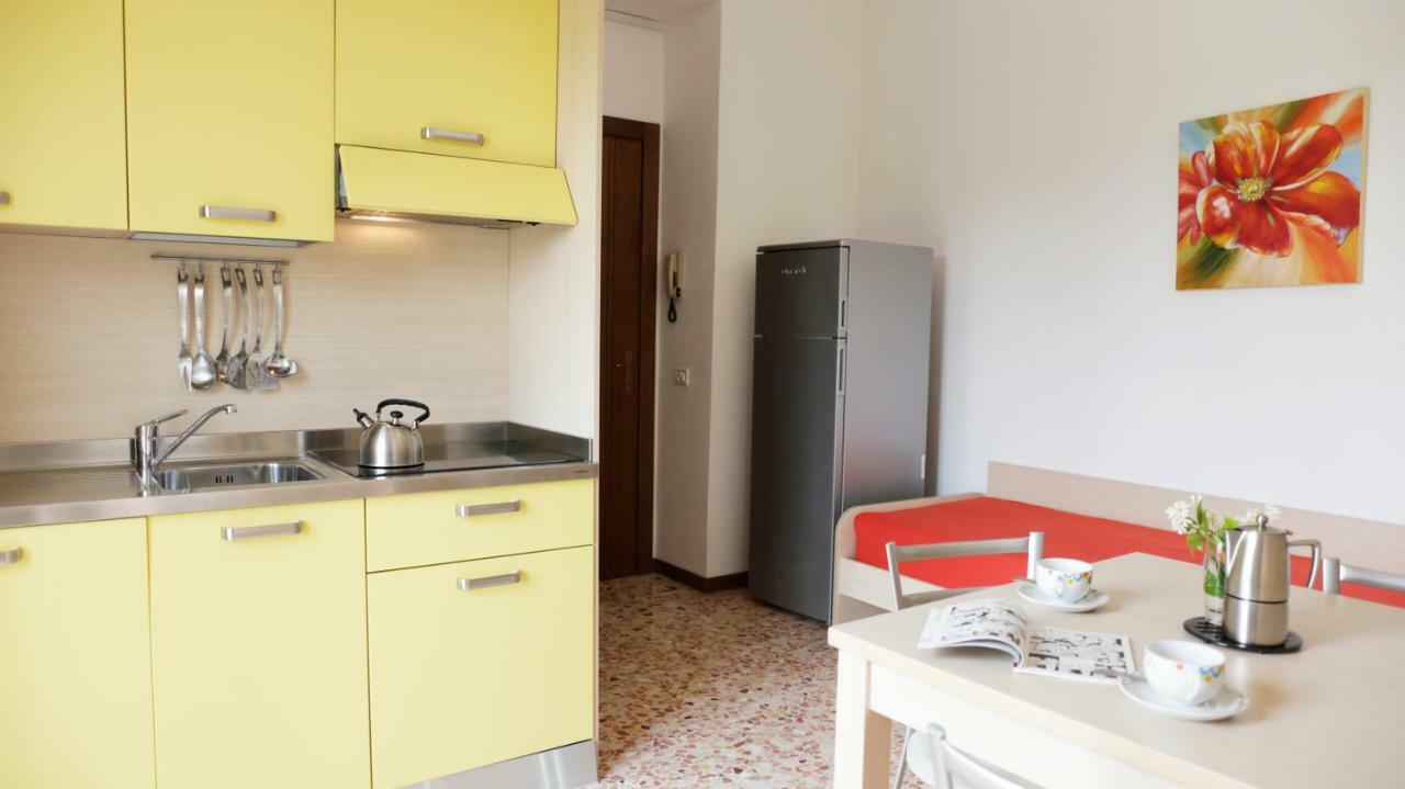 Camping Zocco Manerba del Garda Esterno foto
