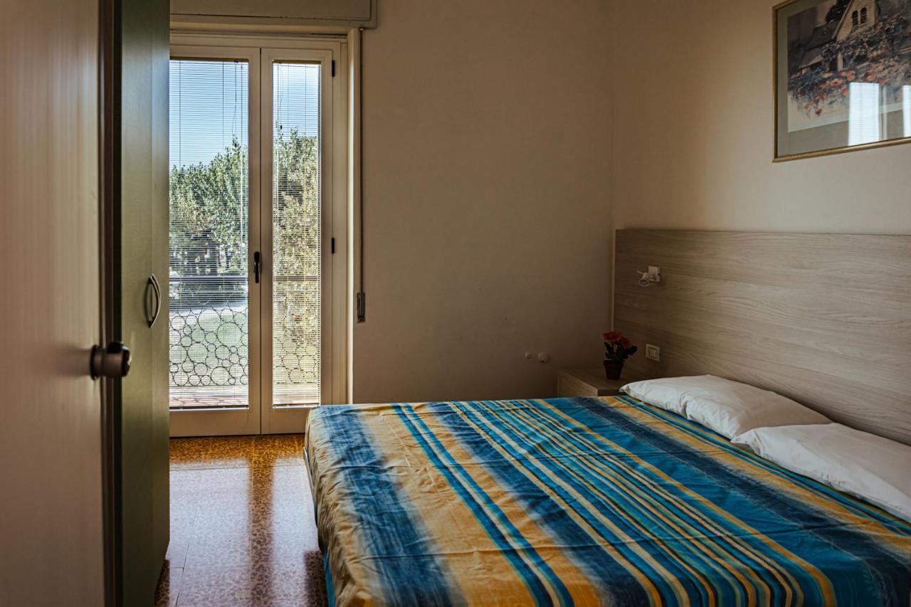 Camping Zocco Manerba del Garda Esterno foto