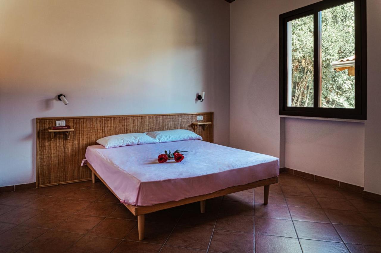 Camping Zocco Manerba del Garda Esterno foto
